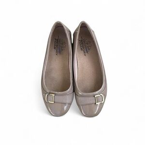 AEROSOLES Women's Brown Loafers with Buckle Detail